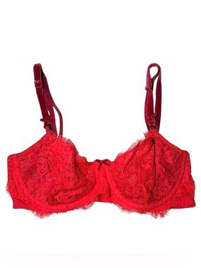 Victoria’s Secret Dream Angels Without Padding Red Lace Bra 32D